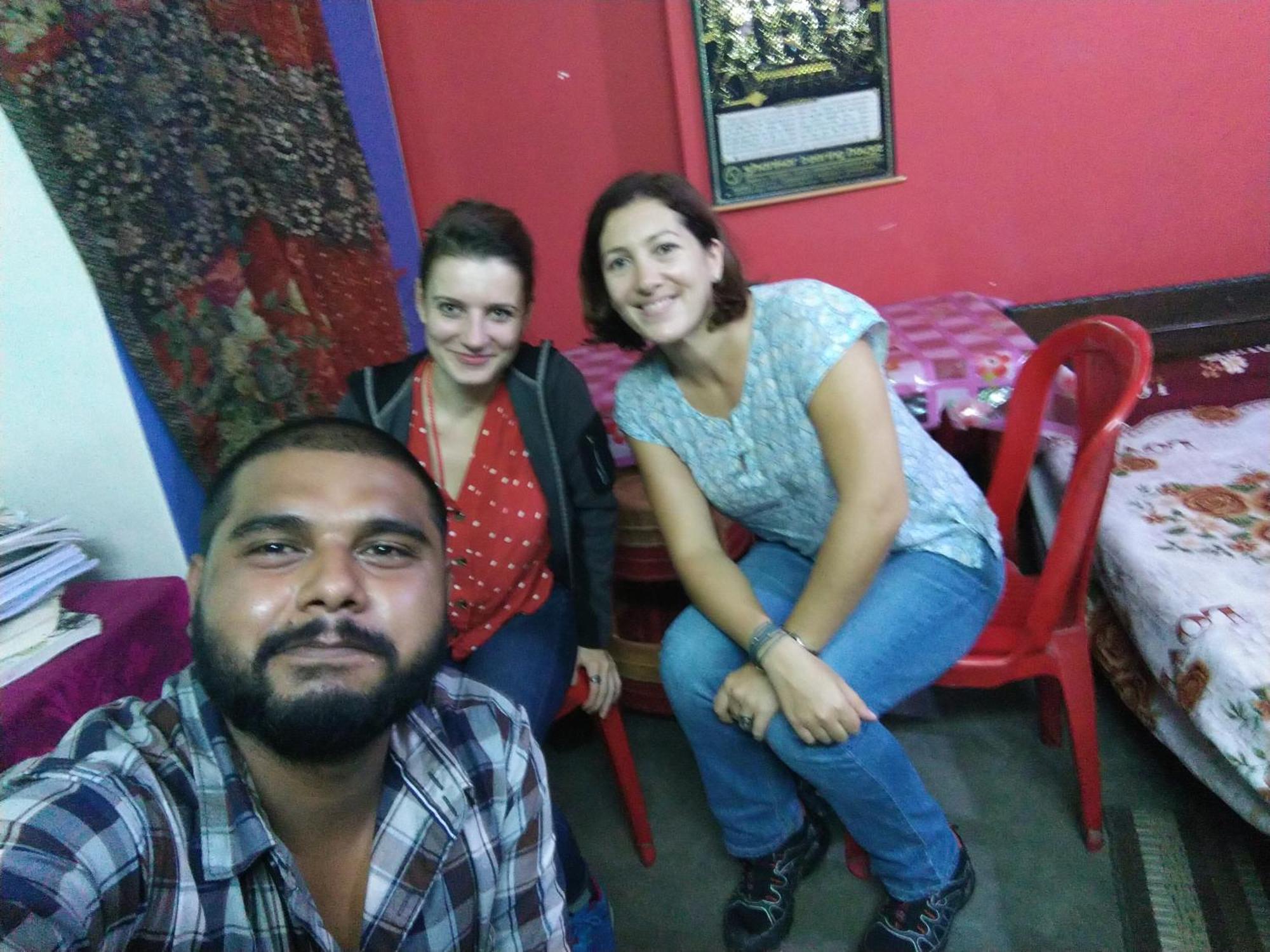 Atathi Niwas Guest House For Backpackers And Travellers Siliguri Kamer foto