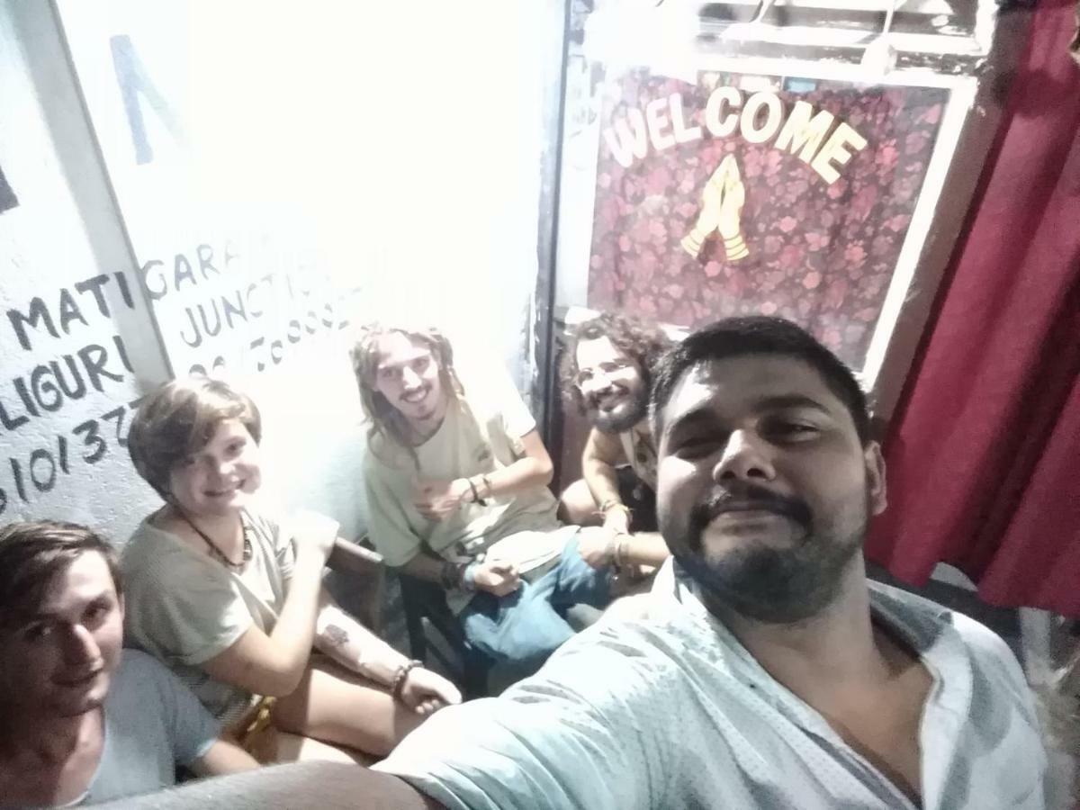 Atathi Niwas Guest House For Backpackers And Travellers Siliguri Buitenkant foto
