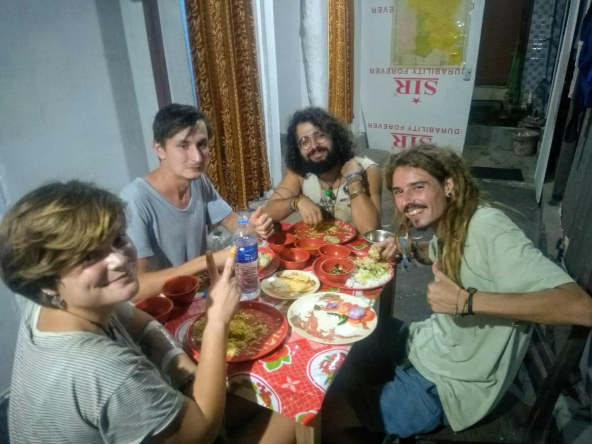 Atathi Niwas Guest House For Backpackers And Travellers Siliguri Buitenkant foto