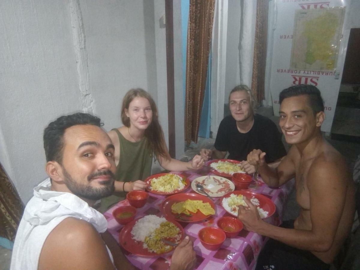 Atathi Niwas Guest House For Backpackers And Travellers Siliguri Buitenkant foto